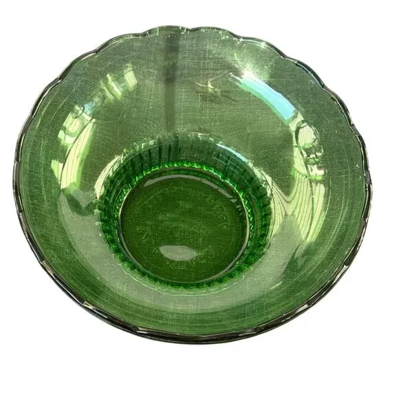 Vintage MCM 1950s. E.O Brody Co. M2000 Cleveland Ohio Green Glass Scallop Bowl. - Picture 2 of 3